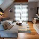 Macesen Mauro With Sauna - In The Center Of Apartamento Kranjska Gora